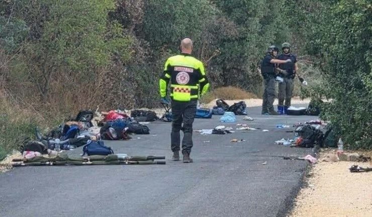 مأساة في رحلة مدرسية: مقتل فتى وإصابة 20 بانفجار قنبلة من مخلفات الحرب